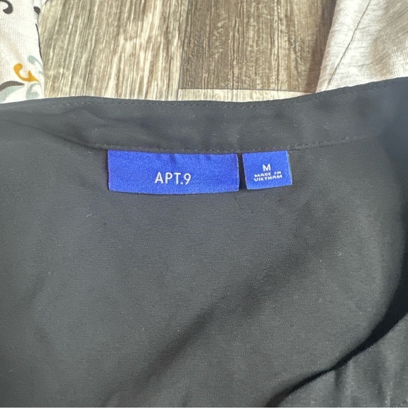 Women’s Medium Blouses, Lot Of 3, Black, Floral, Gray/White - Picture 4 of 5